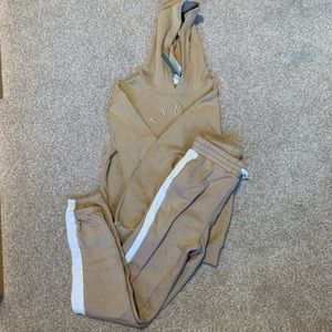 Matching brown Sweatsuit